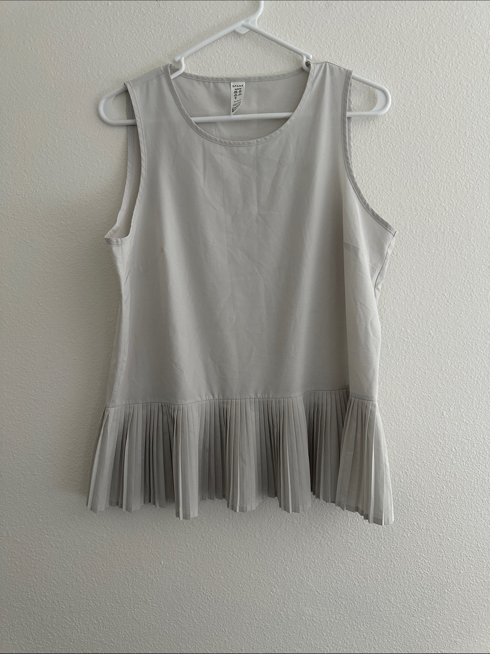 SPANX Get Moving Yes, Pleats! Tank White Cloud Sz M Athleisure